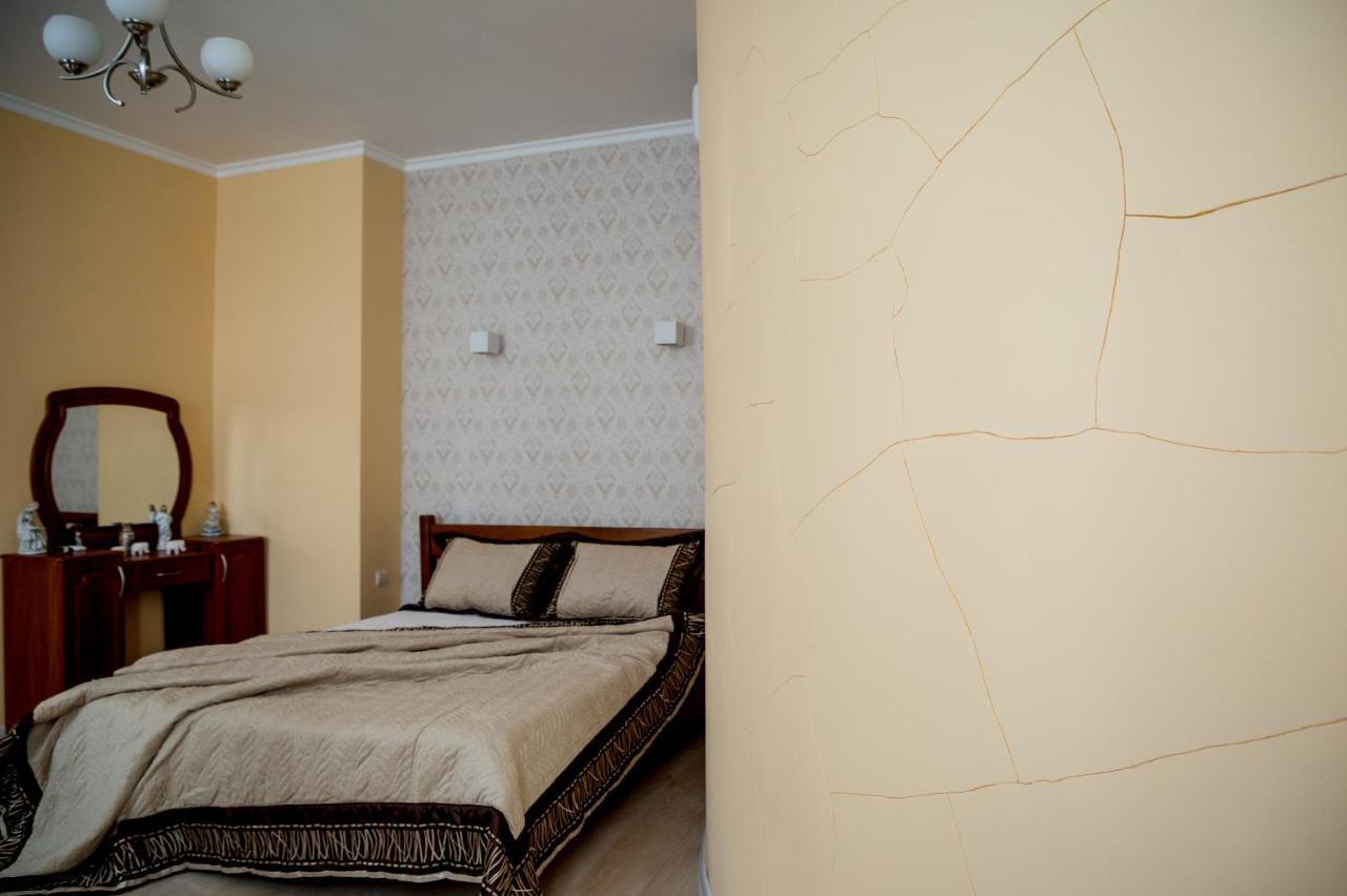 Apartment On Valova Street Lviv Eksteriør billede